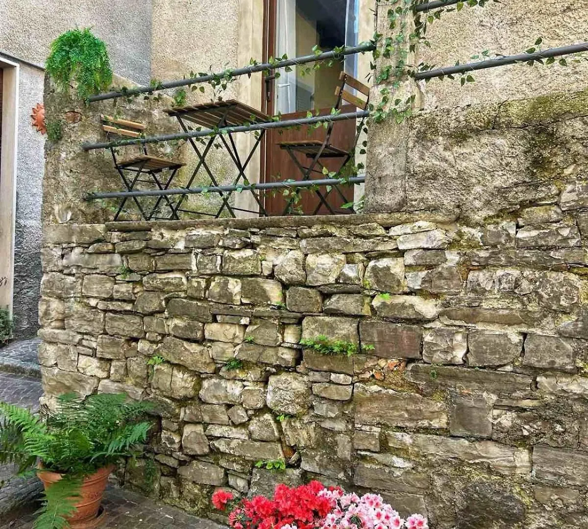 Timco Apartment With Big Terrace, Partial Lake View And Air-Conditioner Torno