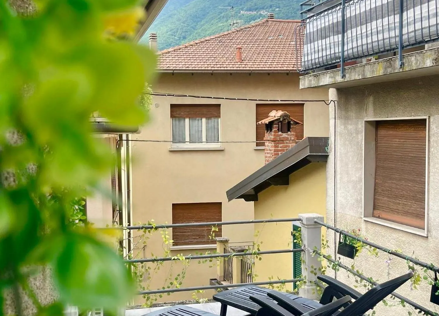 Timco Apartment With Big Terrace, Partial Lake View And Air-Conditioner 托尔诺 0*,  意大利